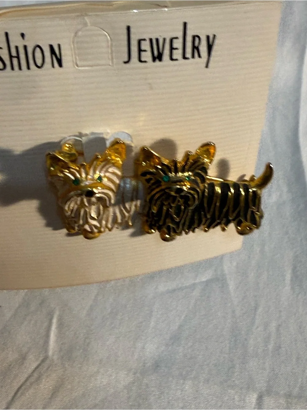 Fashion Jewelry Gold Tone Double Terrier Dog Brooch with White and Black Enamel